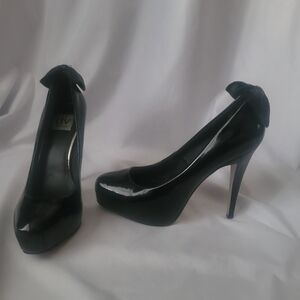 Black patent heels!!